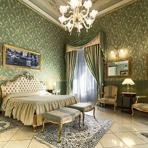 Hotel Romeo, Katania